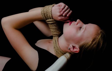 Shibari kyting